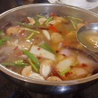 เมนูของร้าน น้องเนยซีฟู๊ด หลังเซ็นทรัล พระราม 2