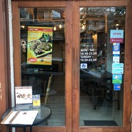 Uncle & Friends Rustic Cafe Oldtown