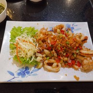เมนูของร้าน น้องเนยซีฟู๊ด หลังเซ็นทรัล พระราม 2