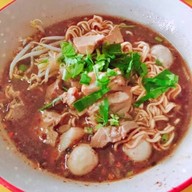 เมนูของร้าน ก๋วยเตี๋ยวเรือศรีสามพราน พุทธมณฑลสาย 5