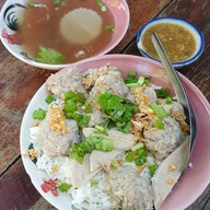 เมนูของร้าน โกปี๊ 咖啡 อาหารเช้านิมมาน