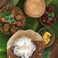 ต่อนยอนน้ำเงี้ยว