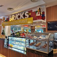 หน้าร้าน Bricks Family Restaurant