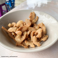 เมนูของร้าน ก๋วยเตี๋ยวเรือลอยลำ อร่อยที่สุดในโลก (หมู่บ้านเสนานิเวศน์ 1)