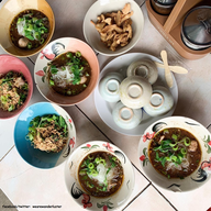 เมนูของร้าน ก๋วยเตี๋ยวเรือลอยลำ อร่อยที่สุดในโลก (หมู่บ้านเสนานิเวศน์ 1)
