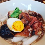 เมนูของร้าน โกเก่งข้าวขาหมู