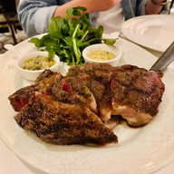 เมนูของร้าน Le Petit Maison