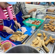 บรรยากาศ สามชัยเต้าหู้ทอด