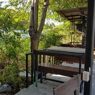 บรรยากาศ ล้านสลัดบัตรคิว