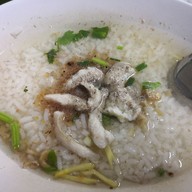ข้าวต้มปลากะพงแปดริ้ว(เจ้าเก่าริมน่าน)
