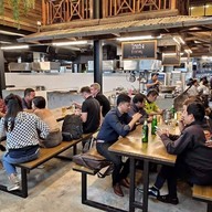 หน้าร้าน โกเก่งข้าวขาหมู