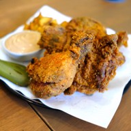 เมนูของร้าน Henryfry Fried Chicken ไก่ทอด เจริญกรุง