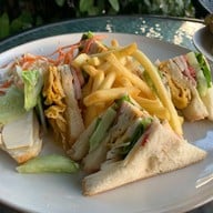 T-TEN Cafe & Restaurant