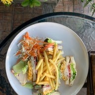 T-TEN Cafe & Restaurant