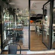 T-TEN Cafe & Restaurant