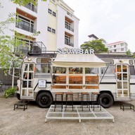 หน้าร้าน Project bus cafe art
