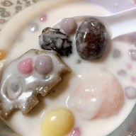 บัวลอยกลมเกลียว by แม่แกว เซนต์หลุยส์