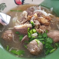 เมนูของร้าน ก๋วยเตี๋ยวลูกทุ่ง เจ้าเก่า
