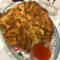 เล้งเลียบด่วน กะเพราถาด (ตลาดเลียบด่วน)