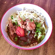 ข้าวซอย ขนมจีนน้ำเงี้ยว บ้านคุณพลอย