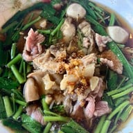 เมนูของร้าน ก๋วยเตี๋ยวเนื้อ สว่างอรุณ (โชคชัย4)