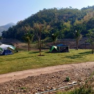 หุบเสือโหน่ง Camping