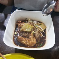 เมนูของร้าน ก๋วยเตี๋ยวไก่เจ๊แดง เซ็นทรัลลาดพร้าว