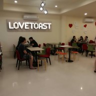 Lovetoast สาขา ศรีด่าน22 ขนมปังปิ้ง ฮันนี่โทสต์ เครื่องดื่มนมสดแท้
