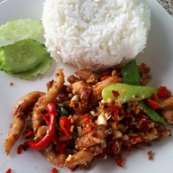 ลุงหนวดอาหารตามสั่งไม่ธรรมดา