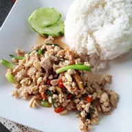 ลุงหนวดอาหารตามสั่งไม่ธรรมดา