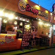 หน้าร้าน Crispy Waffle ตลาดนัดเลียบด่วนรามอินทรา