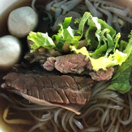 ก๋วยเตี๋ยววัดดงมูลเหล็ก กาญจนบุรี