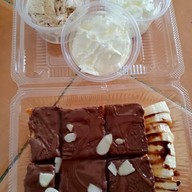 กินปัง-นมหก (ตามสั่ง สเต็ก สปาเก็ตตี๊ กาแฟสด นมสด ปังปิ้ง บิงซู)