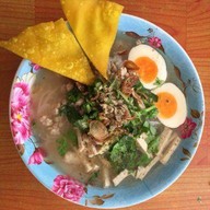 แอนก๋วยจั๊บญวนซอยวัดอินทรวิหาร เทเวศร์