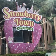 strawberry town