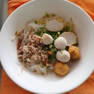 เมนูของร้าน ก๋วยเตี๋ยวลูกชิ้นปลานายมิ้งค์
