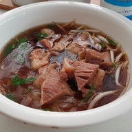 เมนูของร้าน ก๋วยเตี๋ยวน้ำแดง หมูตุ๋น เนื้อตุ๋น เมืองเพชร