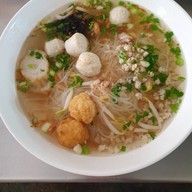 เมนูของร้าน ก๋วยเตี๋ยวลูกชิ้นปลานายมิ้งค์