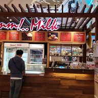 หน้าร้าน Umm milk เซ็นทรัลแจ้งวัฒนะ