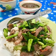 ป้าน้ำค้าง อาหารตามสั่ง  พระบาท