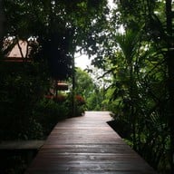 เรือนพฤกษาบูติครีสอร์ท