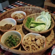 เมนูของร้าน กิ๋นข้าวลำ Kin Khao Lam