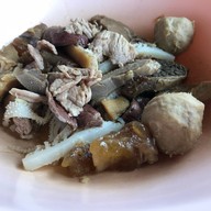 โตเกาเหลาเนื้อ ศรีราชา