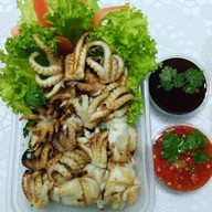 เมนูของร้าน หมึกย่างแซ่บสะใจ