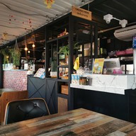 บรรยากาศ The Loft Cafe