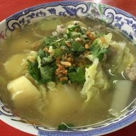 เมนูของร้าน ใบกระเพรา อาหารตามสั่ง
