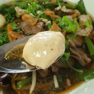 ก๋วยเตี๋ยวเนื้อตุ๋นโกวั๊น