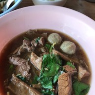 เมนูของร้าน โตเกาเหลาเนื้อ ศรีราชา