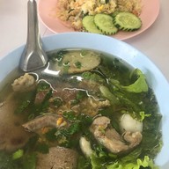 เมนูของร้าน ราดหน้าข้างแมคคอร์มิค