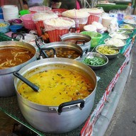 ขนมจีนใจไฮโซ ตลาดนัดไฮโซ